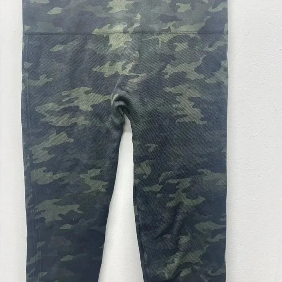 Spanx Leggings Look At Me Now Seamless Camo Camouflage Green Black Size Small - Picture 2 of 7